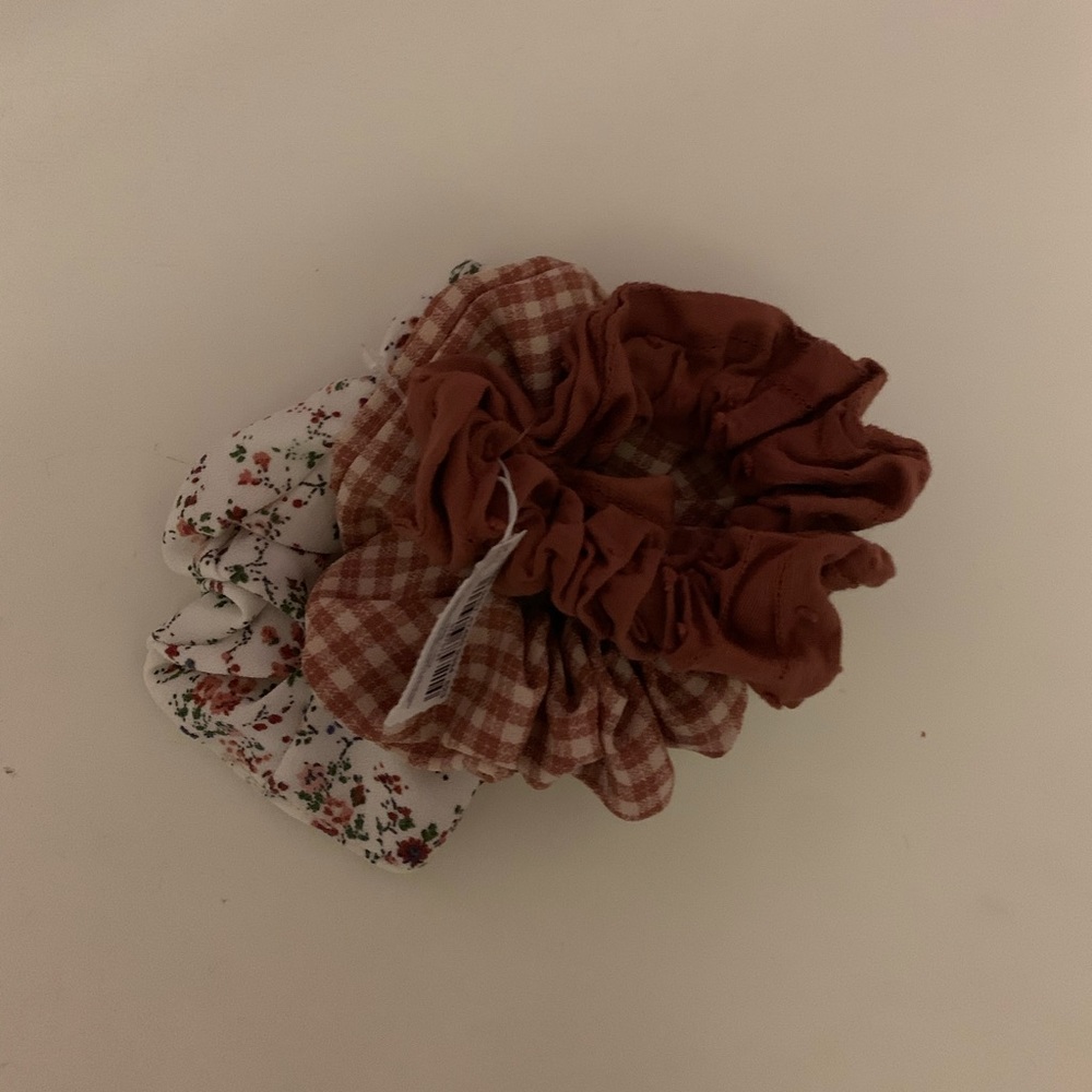 3-Pack American Eagle Scrunchies